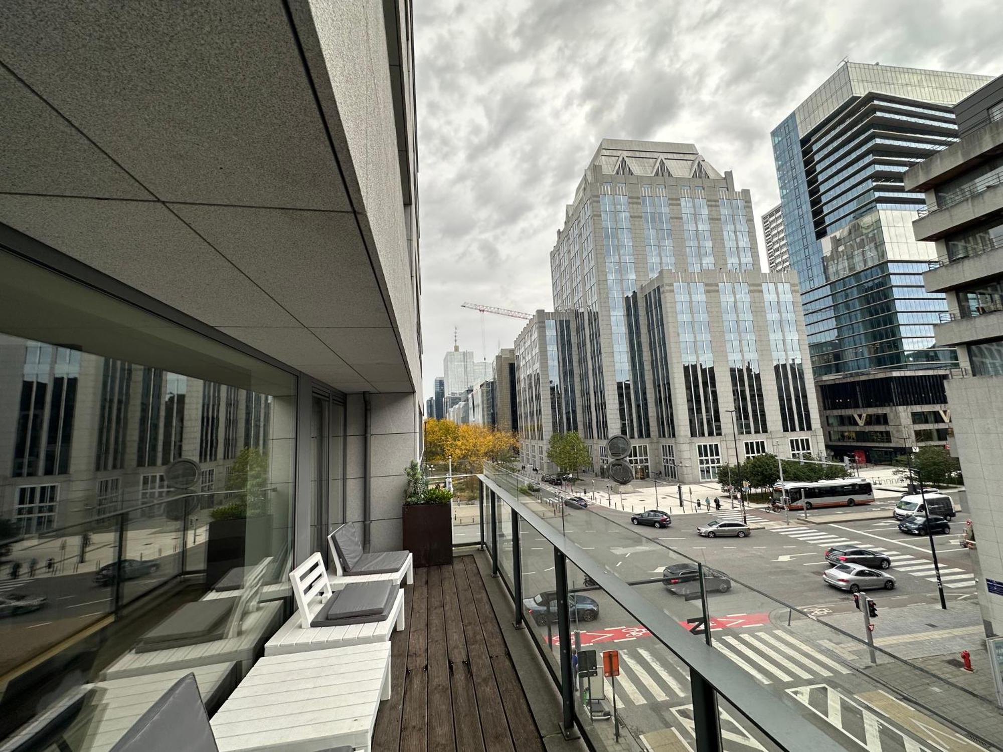 3 Bedroom Apartment In City Center With Balcony View — Photos 3